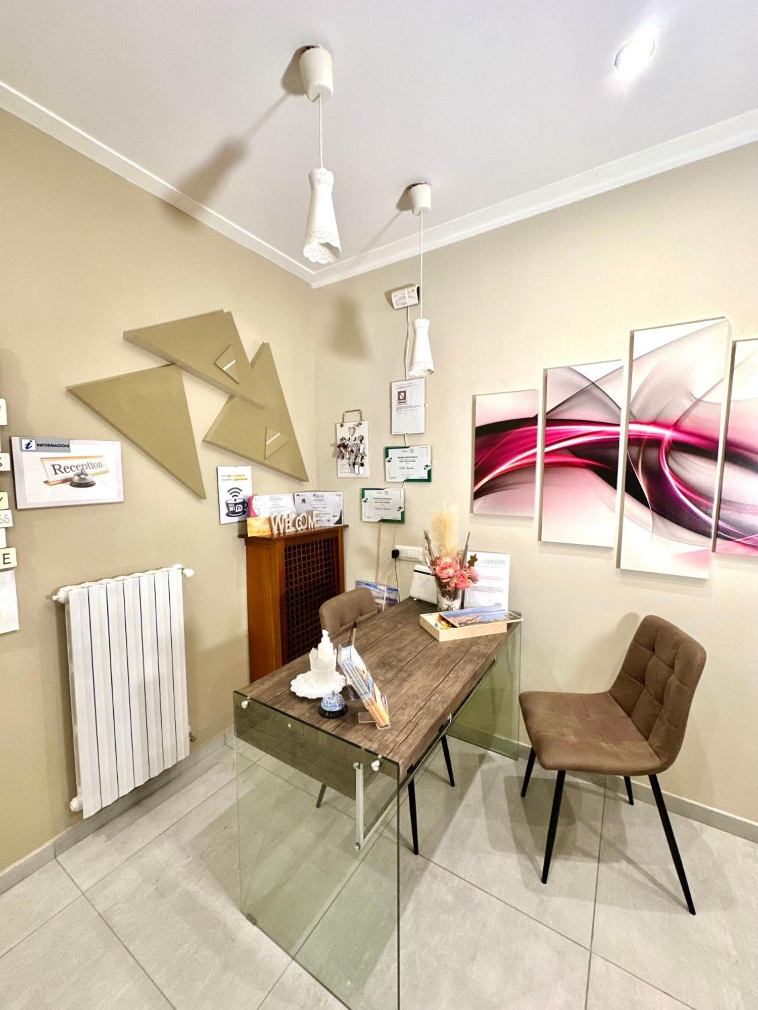 Tuttoincentro Bed & Breakfast Salerno Bagian luar foto